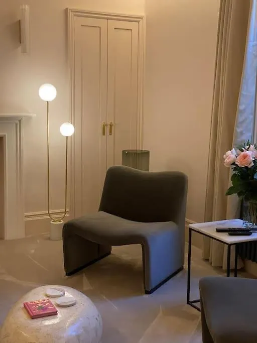 Luxury Georgian Apartment - 5 Minute Walk To Spa Bath 0*,